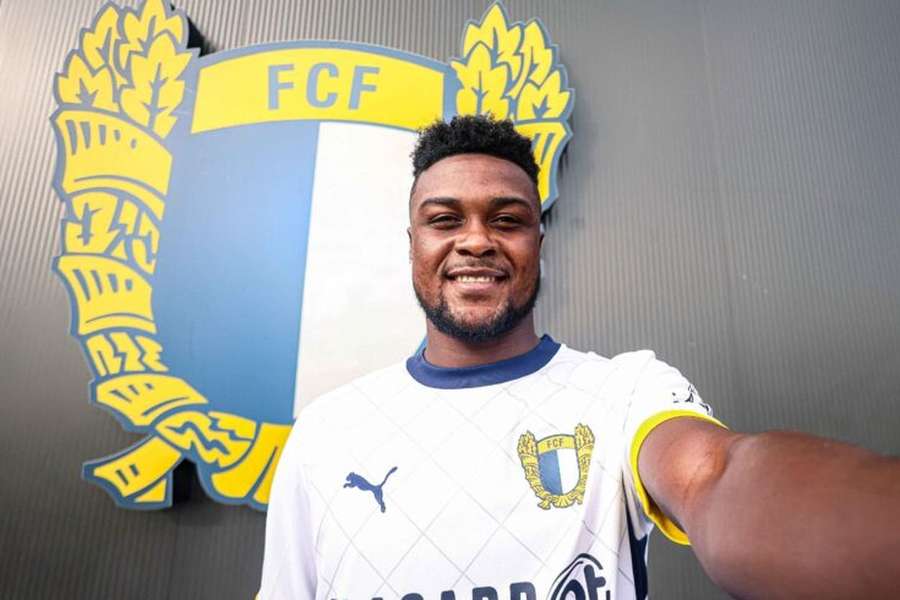 Pedro Bondo assinou até 2029 com o Famalicão