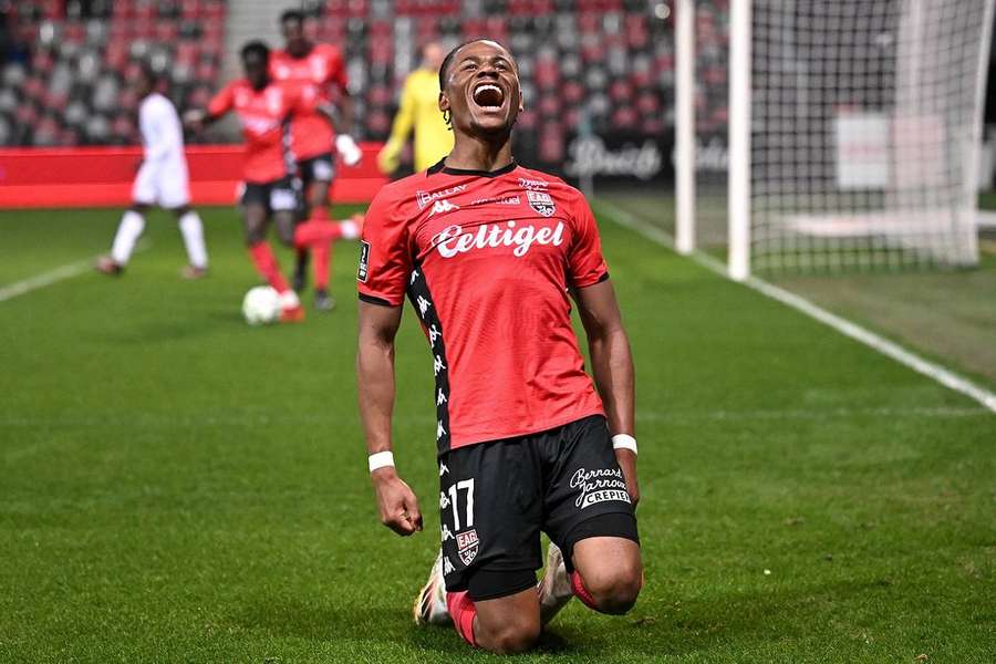 Guingamp et Laval maintiennent le rythme dans la course aux barrages
