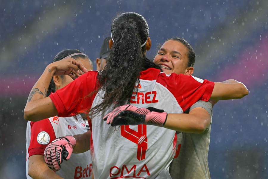Santa Fe celebra un gol Santa Fe celebra un gol