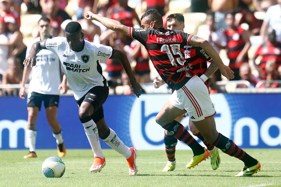 Flamengo foi superado pelo Botafogo no Maracanã
