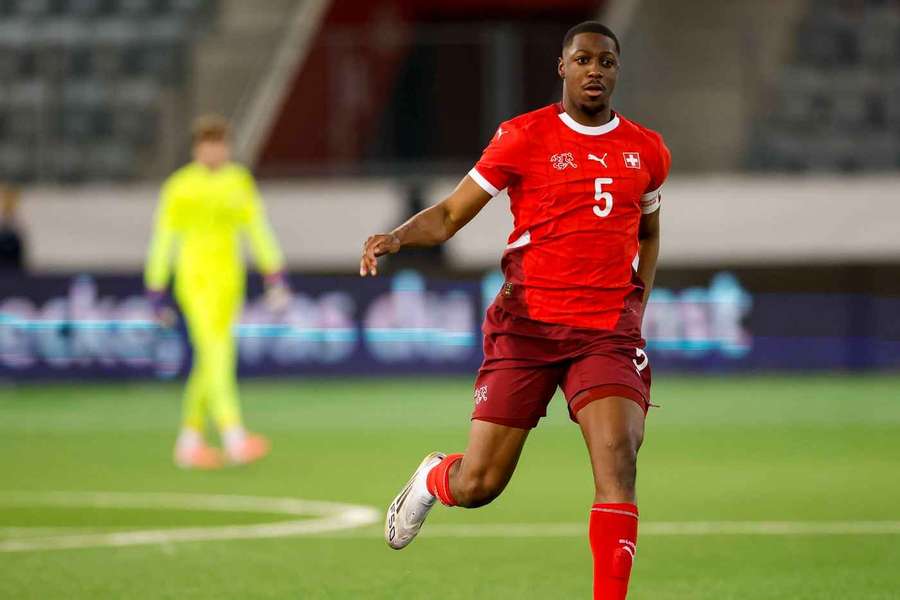 Chelsea, Liverpool lead Prem scramble for OH-Leuven defender Nyakossi