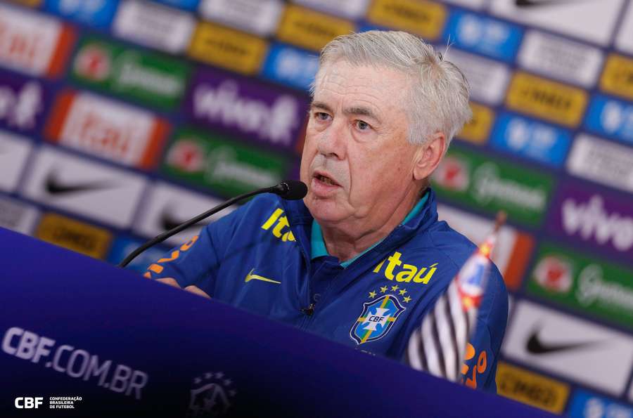 Carlo Ancelotti durante entrevista coletiva na Seleção Brasileira