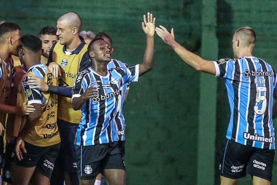 Nathan Fernandez fez o golo da vitória gremista sobre o Avenida