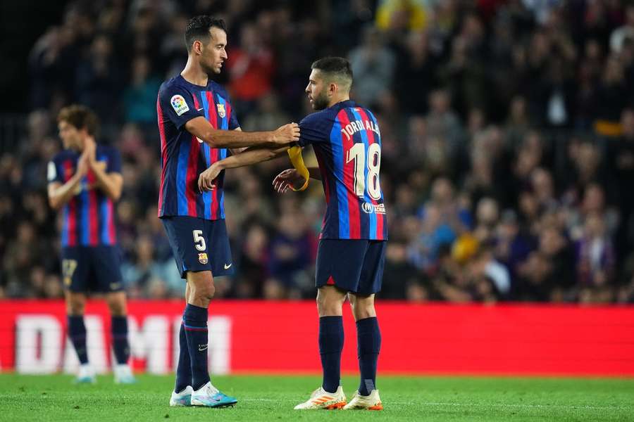 Alba e Busquets se despediram da torcida do Barça