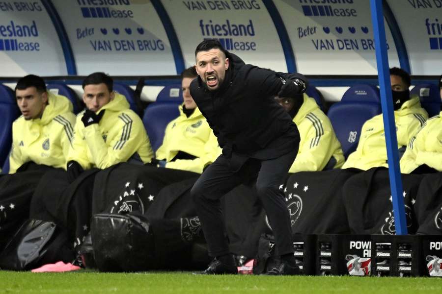 Ajax manager Francesco Farioli coaching his players during the Eredivisie game against sc Heerenveen