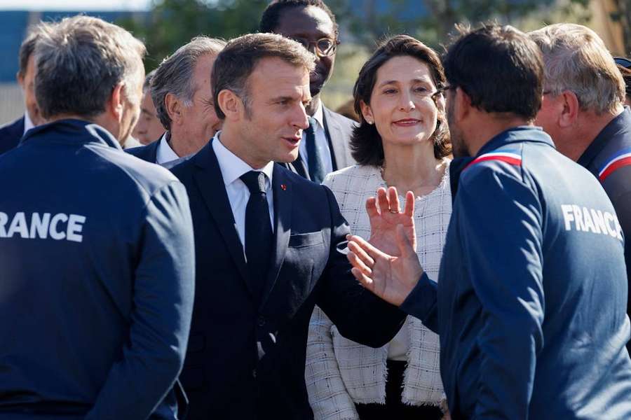 Macron salue "un formidable succès" et veut faire des Jeux "un moment d'unité"