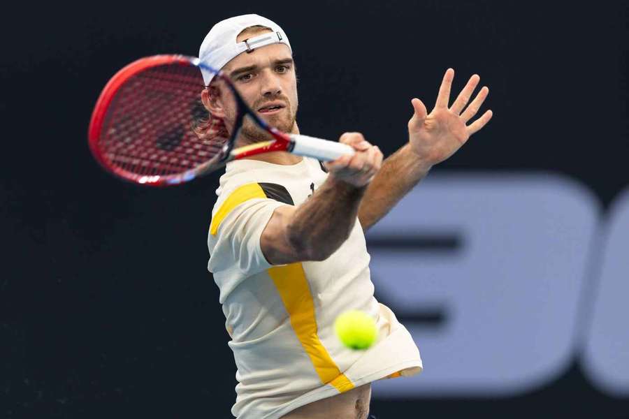 Tomáš Macháč s Matějem Vocelem si zahrají v Brisbane o finále.