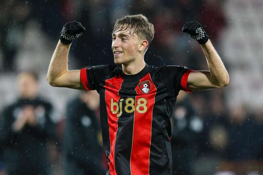 Huijsen má namířeno z Bournemouthu do Realu Madrid, talentovaný obránce se stane první posilou Alonsa
