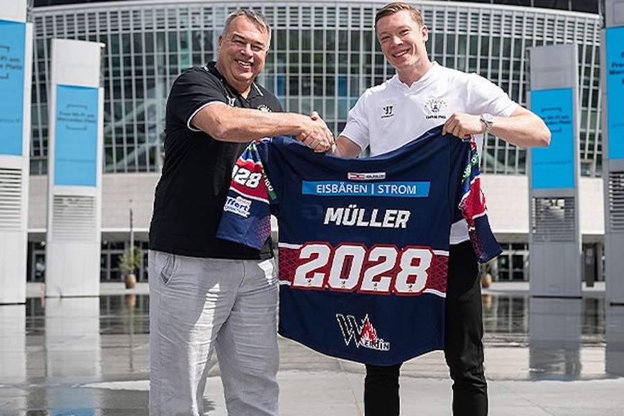 Jonas Müller bleibt den Eisbären langfristig erhalten.