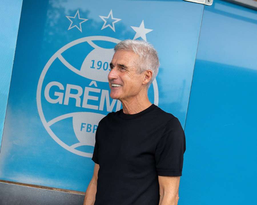 Luís Castro visitou o CT no último domingo (21)