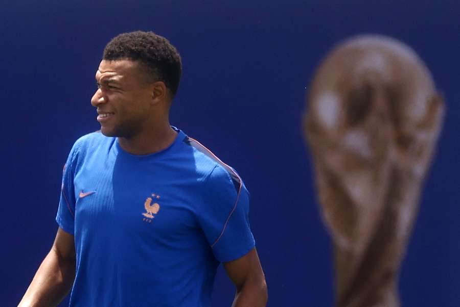 Mbappe paradox stirs club versus country debate Mbappe paradox stirs club versus country debate