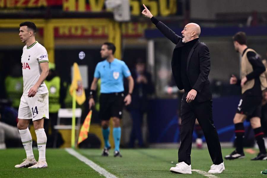 Stefano Pioli în timpul meciului cu Tottenham din Liga Campionilor