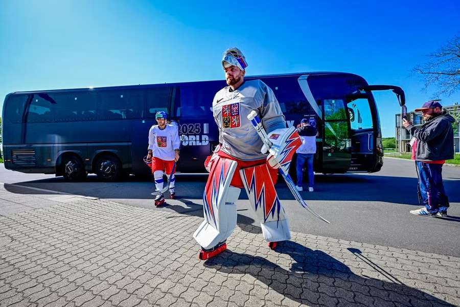 Brankáři národního týmu budou nově využívat na přesun golfové vozíky.