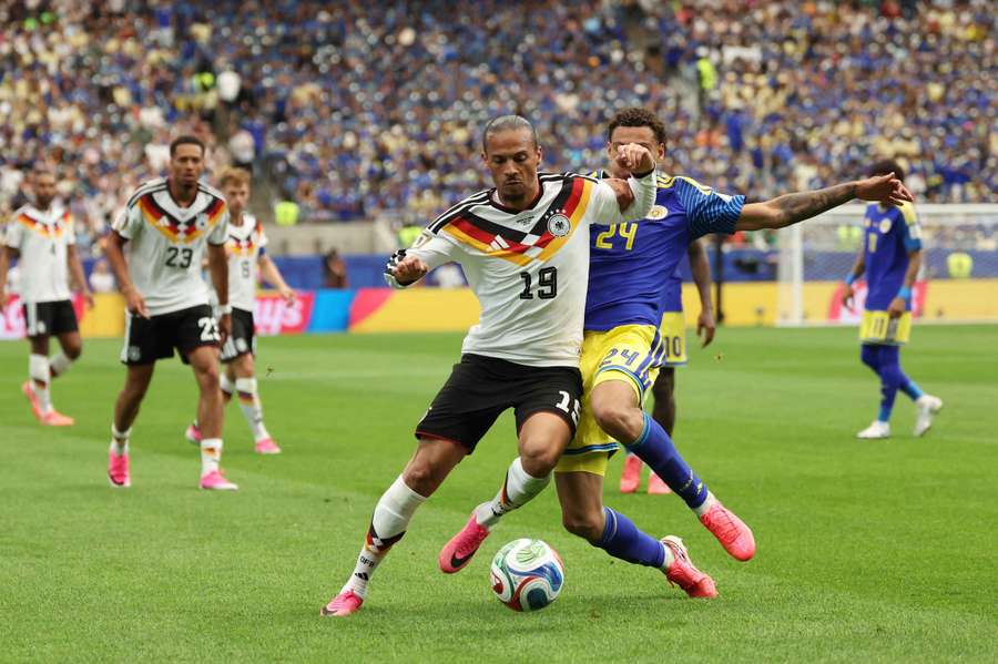 Leroy Sané im Dribbling Leroy Sané im Dribbling