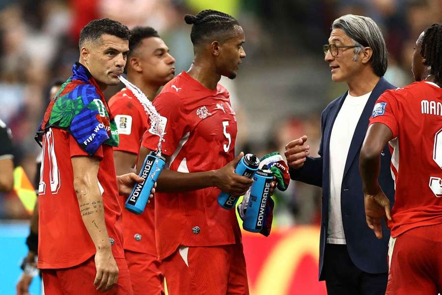 Face à la canicule, la Fifa "ne protège pas" joueurs et fans à la Coupe du monde Face à la canicule, la Fifa "ne protège pas" joueurs et fans à la Coupe du monde