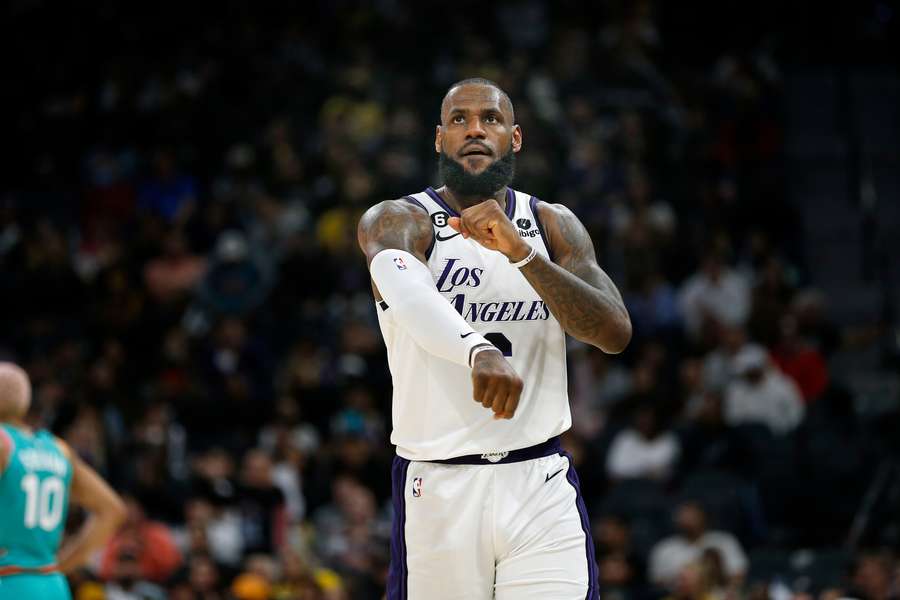 Resumo da NBA: Lakers batem os Spurs no retorno de LeBron James