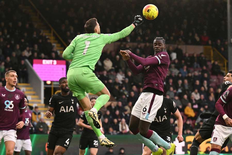 Dúbravkove čary stačili len na bod.