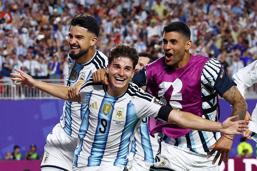 Vítěznou trefu Argentiny obstaral Álvarez. Vítěznou trefu Argentiny obstaral Álvarez.