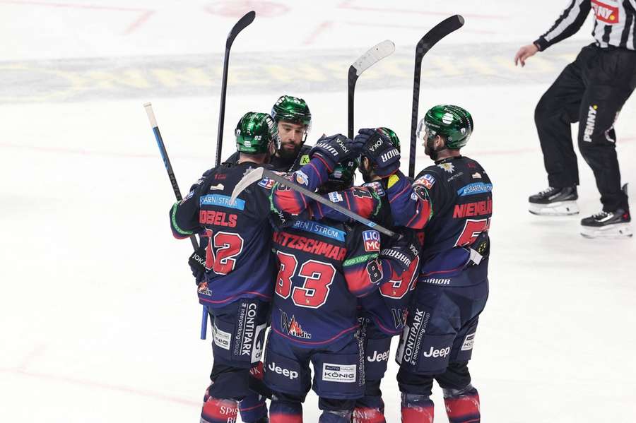 Die Eisbären starteten erfolgreich in die Halbfinal-Serie