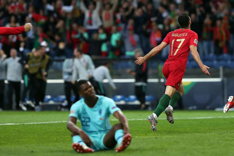 Gonçalo Guedes festeja após marcar um golo Gonçalo Guedes festeja após marcar um golo