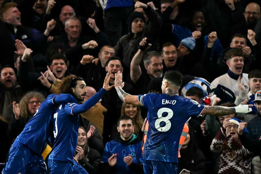 Chelsea v Premier League vyhrála popáté v řadě. Chelsea v Premier League vyhrála popáté v řadě.