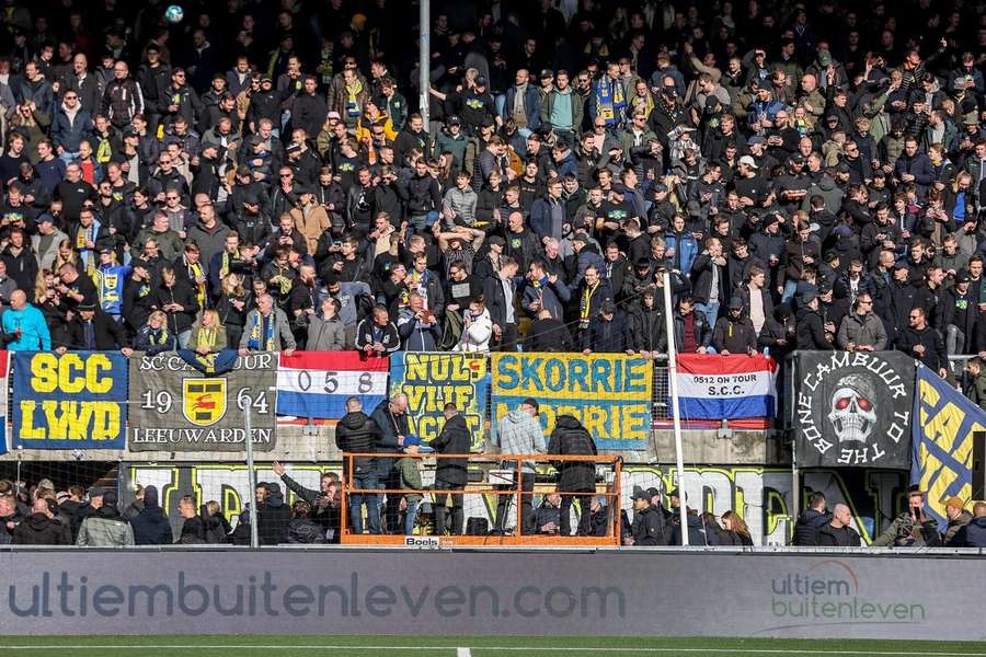 KNVB en competities vragen burgemeesters 'eenduidig te handelen'