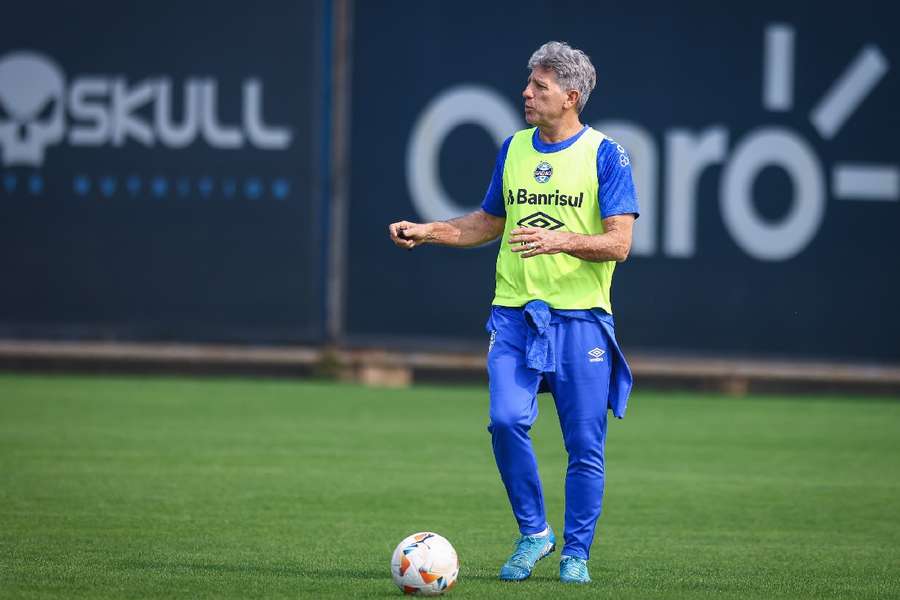 Renato Portaluppi chega com um time mais descansado para jogo decisivo