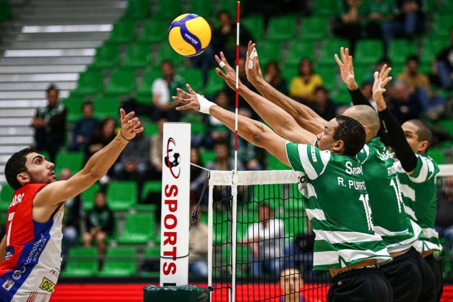 Sporting deu a volta à eliminatória no Pavilhão João Rocha