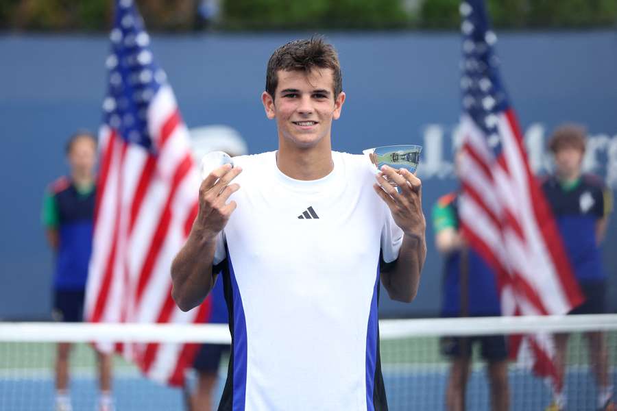 Rafael Jodar, con su trofeo de campeón junior del US Open