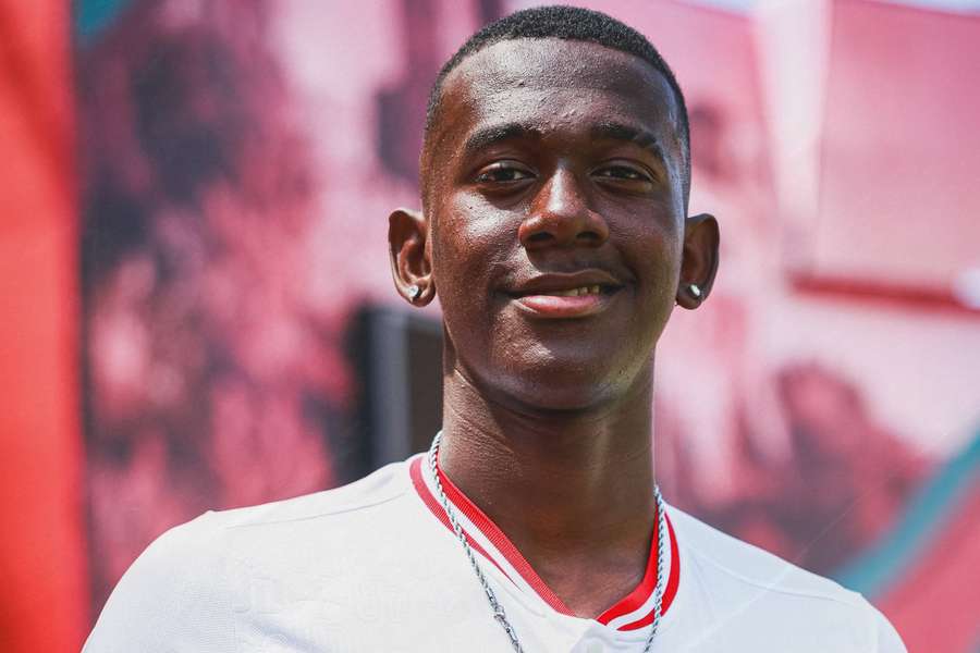 Stefan renovou por cinco anos Stefan renovou por cinco anos