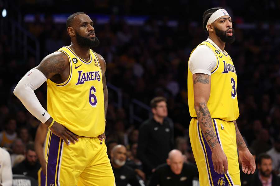 Lakers wygrali jednym punktem z Raptors. Trener gości dał upust swoim nerwom
