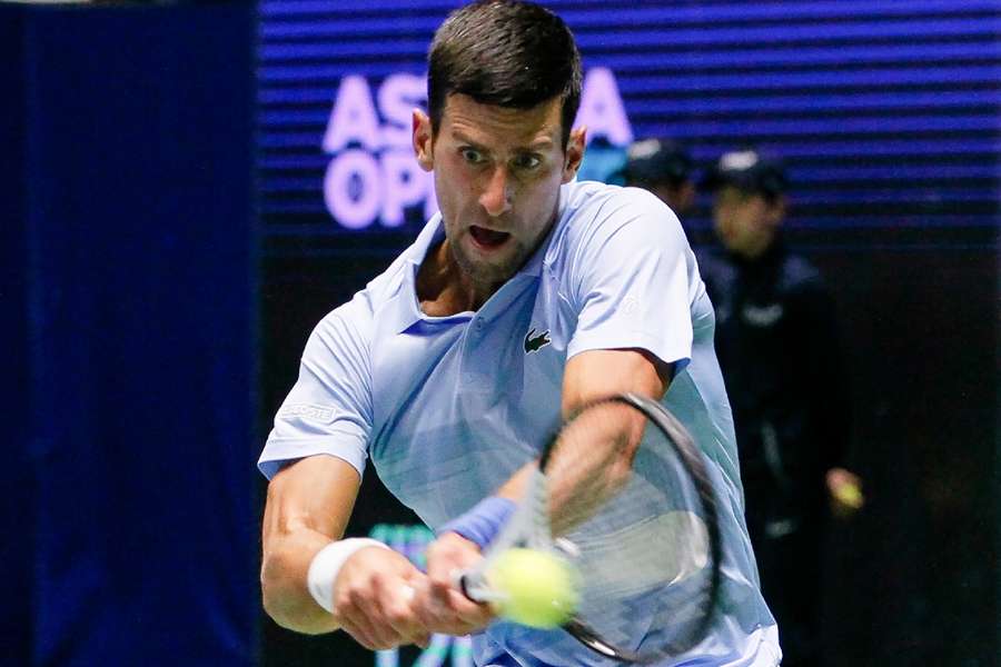 Djokovic, a la final del Torneo de Astana tras la retirada por lesión de Medvedev