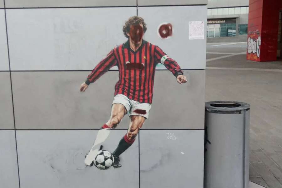O rosto vandalizado de Marco Baresi, antigo capitão do AC Milan O rosto vandalizado de Marco Baresi, antigo capitão do AC Milan