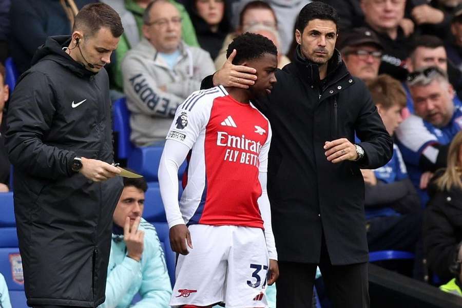 Butler-Oyedeji among young trio leaving Arsenal in surprise call