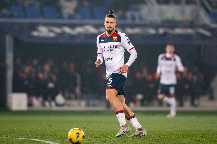 Radu Drăgușin lors du match de Serie A contre Bologne