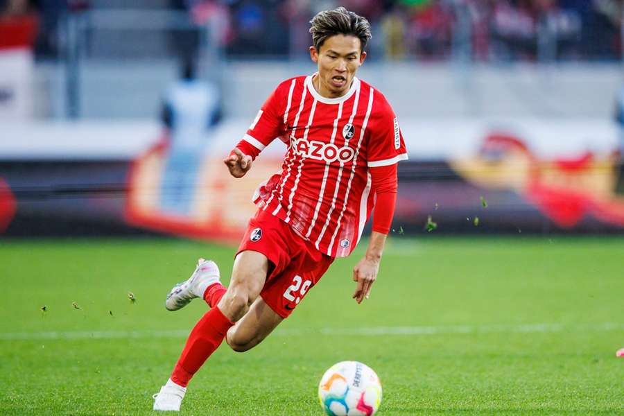 Woo-Yeong Jeong unterschreibt beim VfB Stuttgart für drei Jahre.