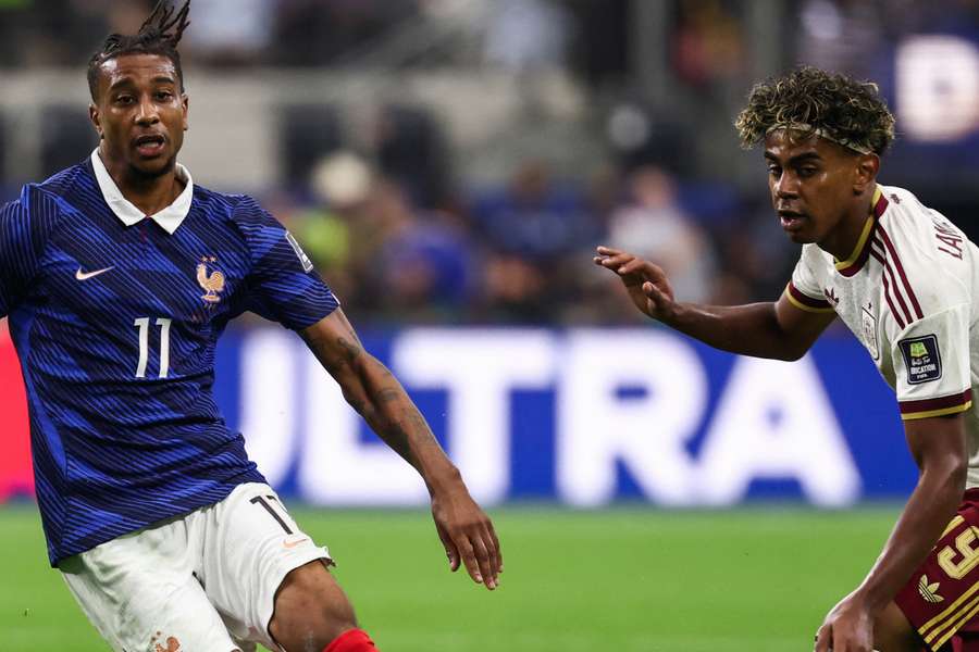 Olise e Yamal se enfrentaram na semifinal da Copa do Mundo deste ano