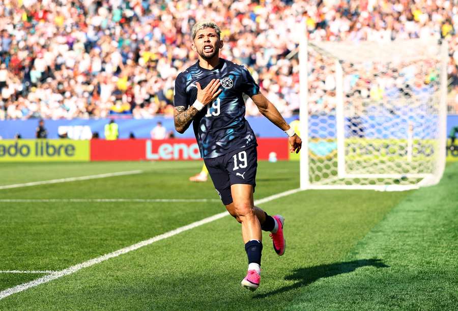 Enciso feiert das 1:0 für Paraguay Enciso feiert das 1:0 für Paraguay