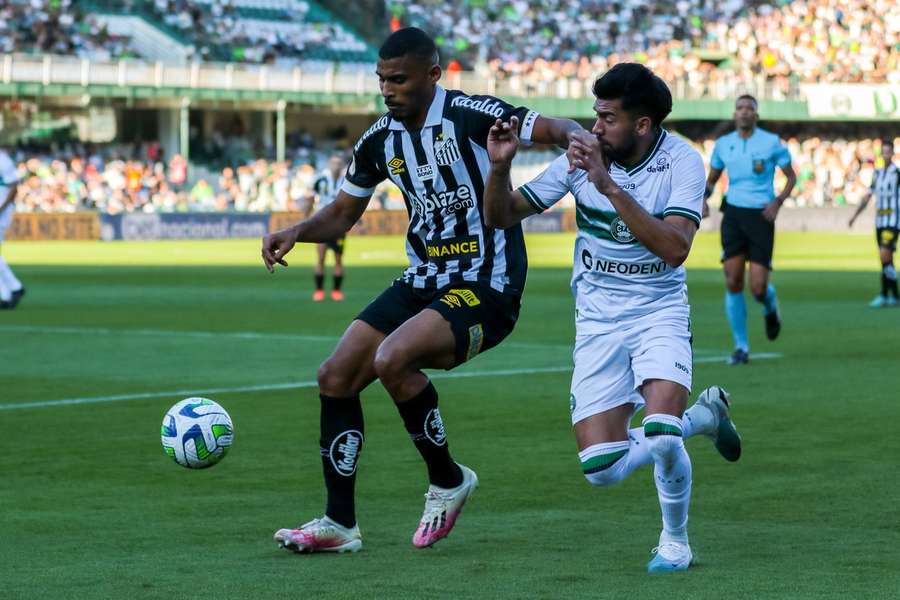 O Coritiba continua sem vencer pelo Brasileirão após 10 jogos