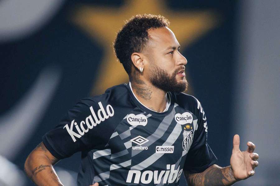 Neymar pode desfalcar Santos contra Remo Neymar pode desfalcar Santos contra Remo