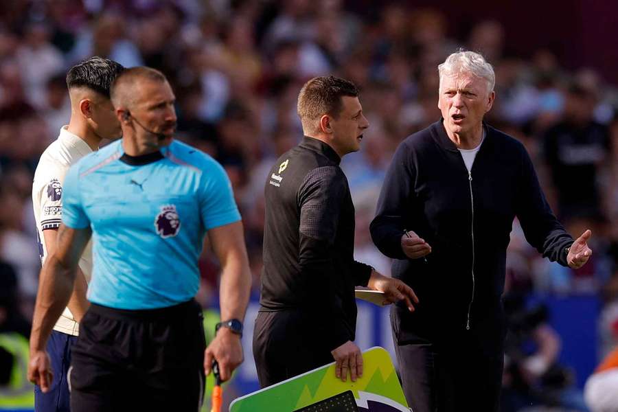 Moyes unhappy with manner of West Ham goals in Everton defeat