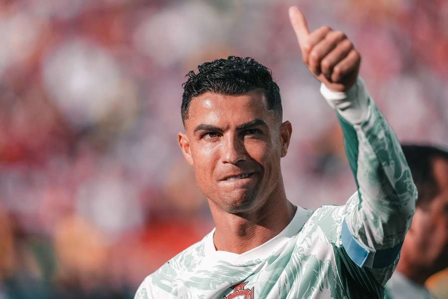 Ronaldo adelt Messi.