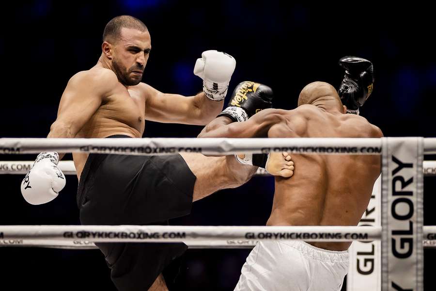 Badr Hari maakt in september op 38-jarige leeftijd rentree op Glory 88 in Parijs