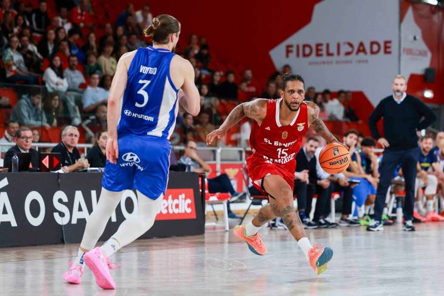 Benfica continua invicto no campeonato Benfica continua invicto no campeonato