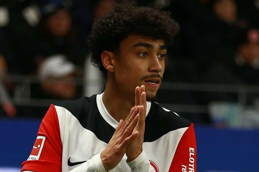 Nathaniel Brown bleibt bei der Eintracht.