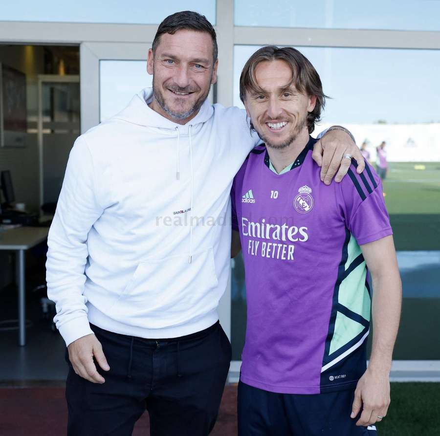 Totti e Modric, dois meio-campistas de enorme qualidade
