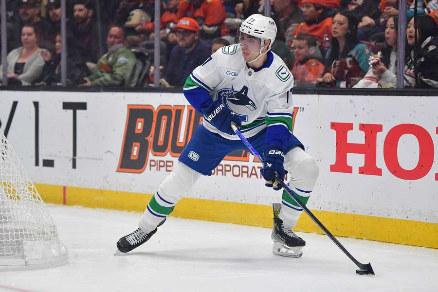 Chytil v dresu Vancouveru. Chytil v dresu Vancouveru.