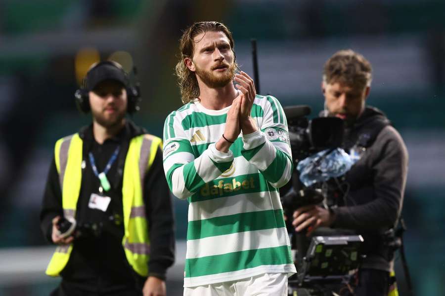 O avançado internacional dinamarquês Kasper Hogh desperdiçou várias oportunidades pelo Celtic frente ao Dundee United. O avançado internacional dinamarquês Kasper Hogh desperdiçou várias oportunidades pelo Celtic frente ao Dundee United.