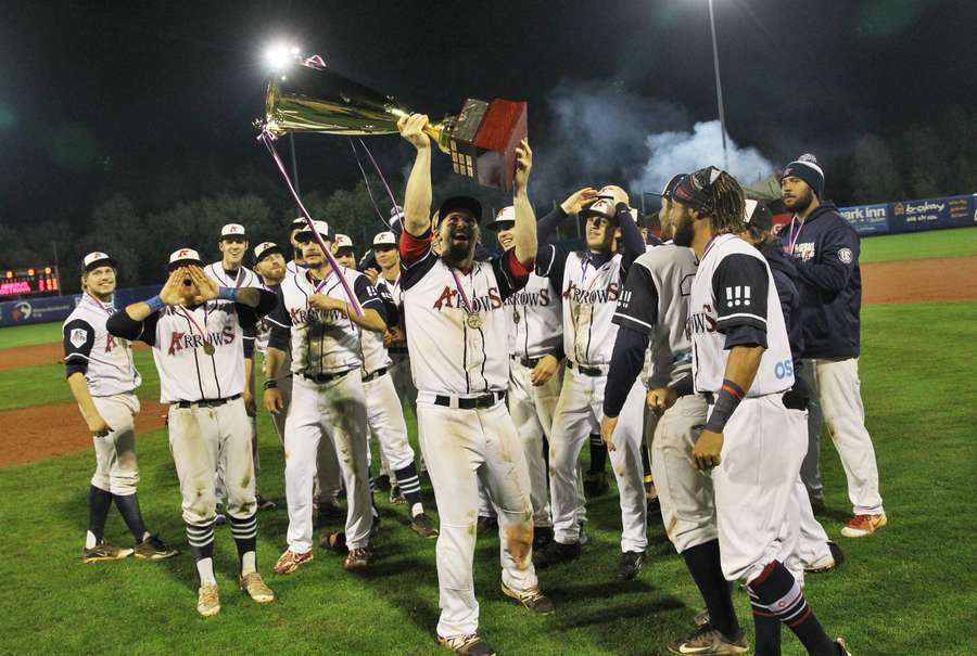 Arrows Ostrava celebrate finals win over Draci Brno