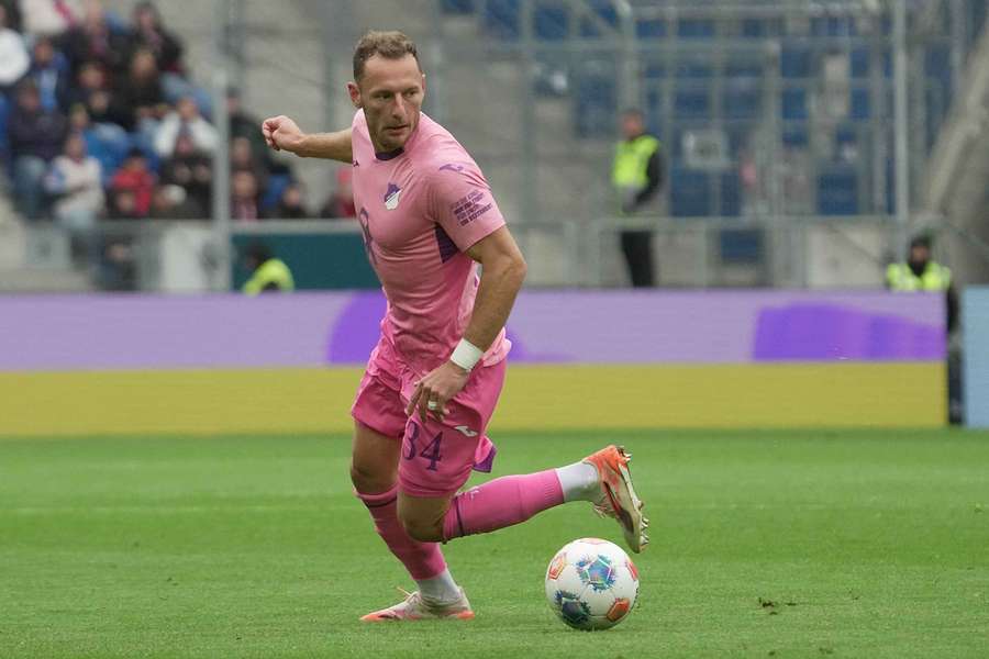 Vladimír Coufal během zápasu s Freiburgem. Vladimír Coufal během zápasu s Freiburgem.
